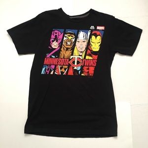 Minnesota Twins Avengers Graphic Print T-Shirt M (SKU D)